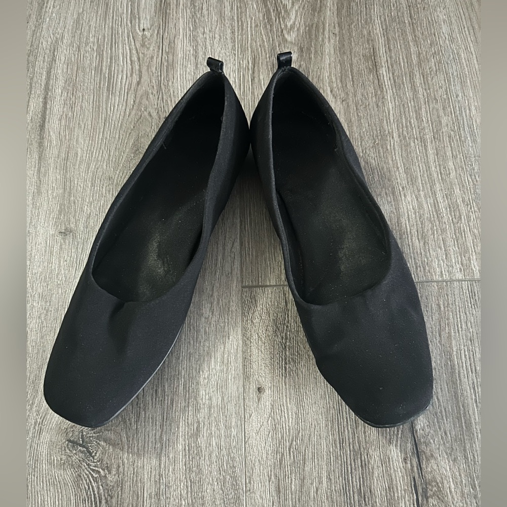 Mootsies Tootsies Modemtrak demitra black stretch fabric slip-on flat shoe sz 8